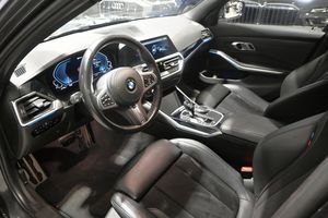 BMW 330 bild 8
