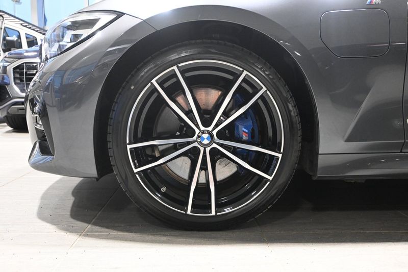 BMW 330 bild 6