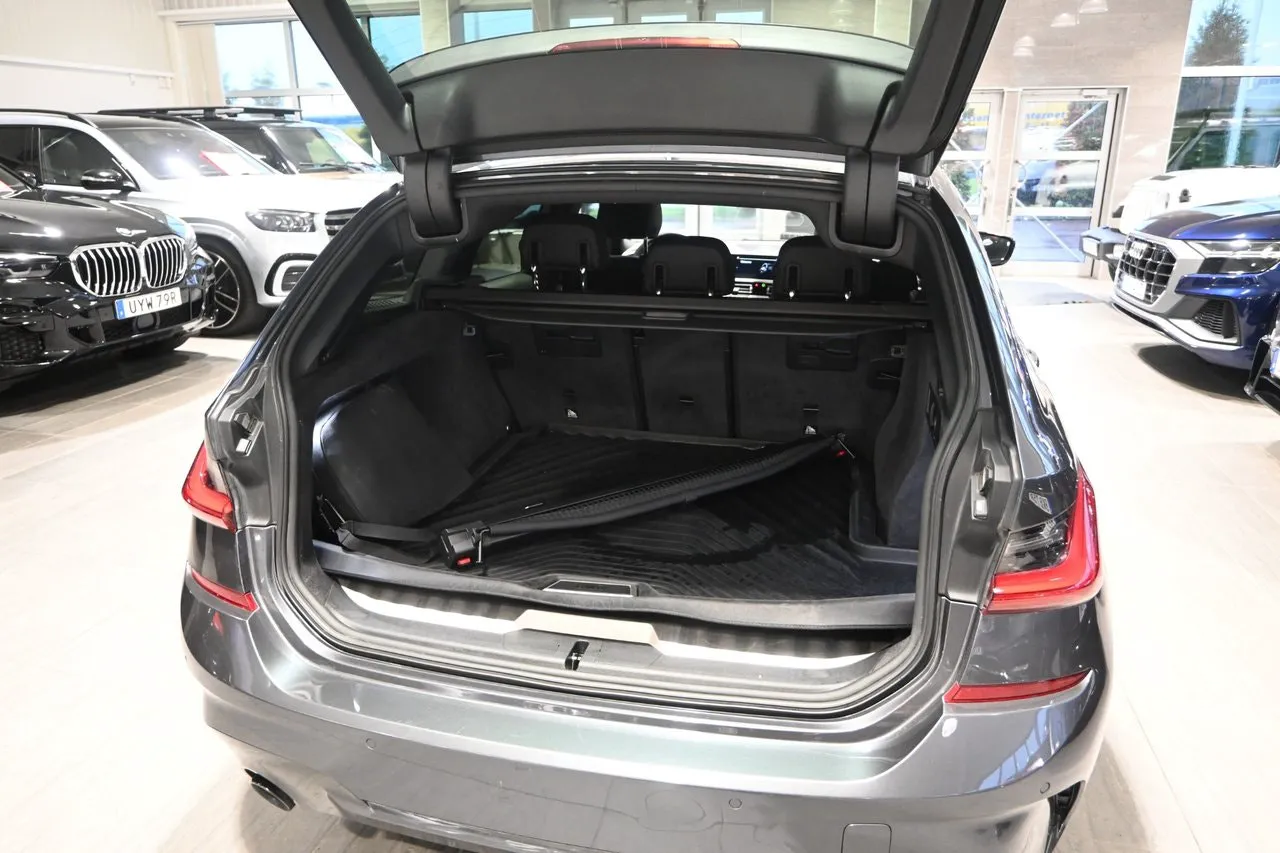 BMW 330 bild 16