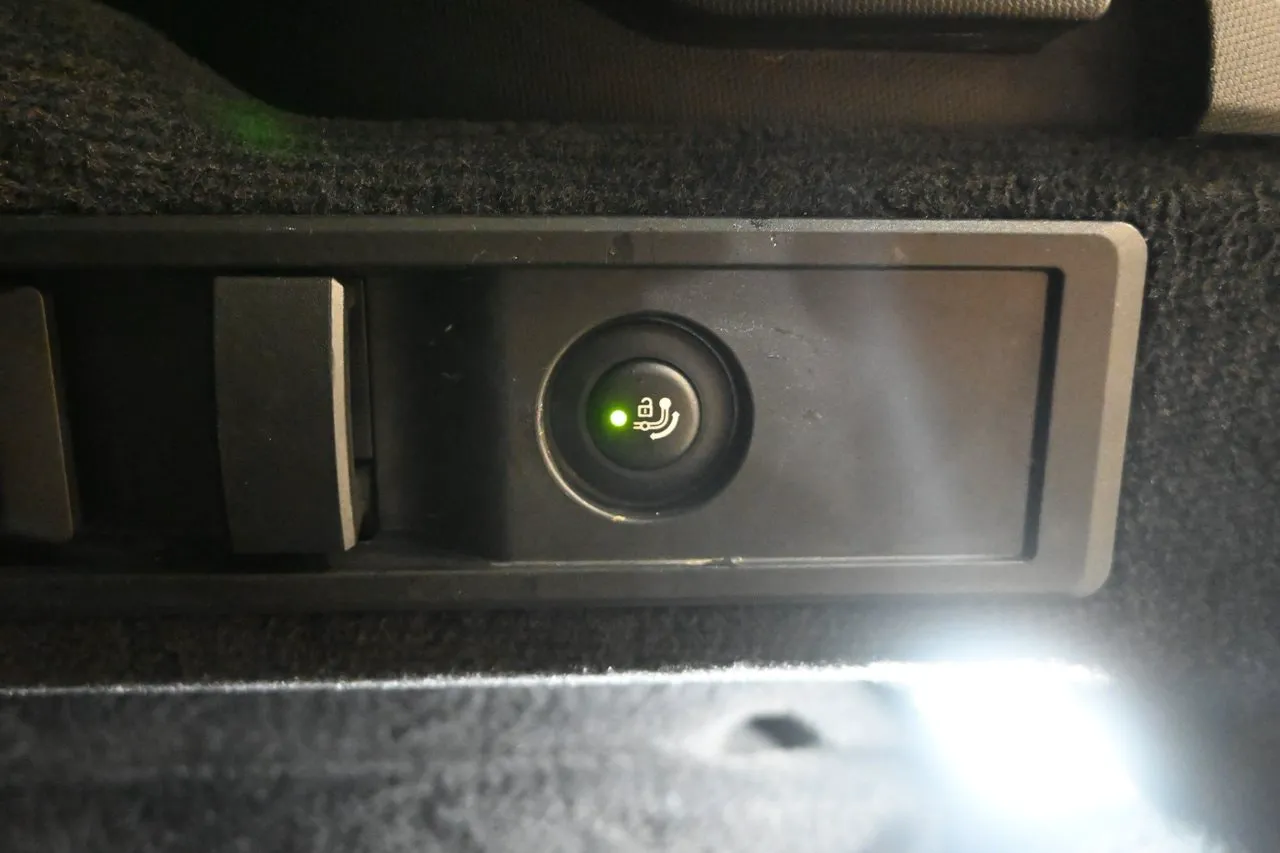 BMW 330 bild 17