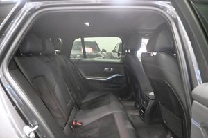 BMW 330 bild 15