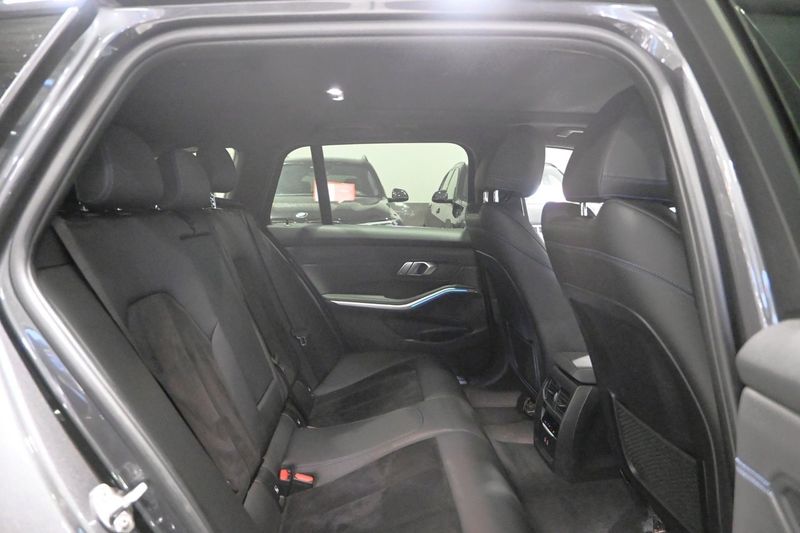 BMW 330 bild 15