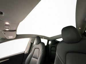 Tesla Model Y bild 18