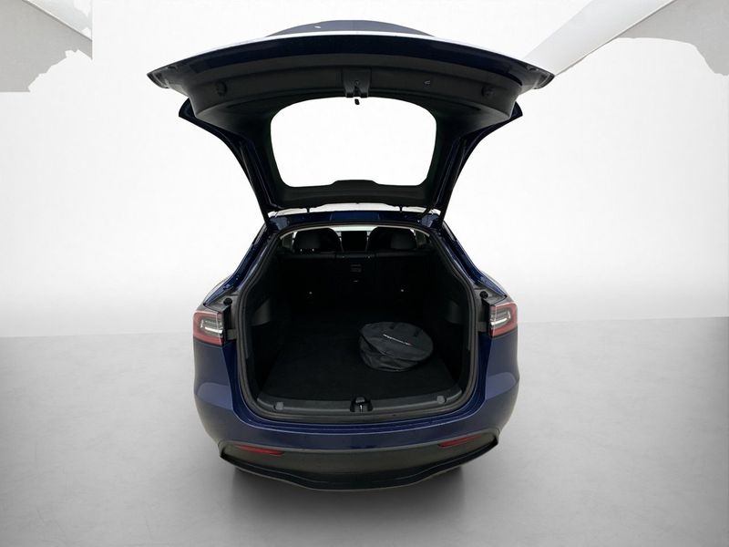 Tesla Model Y bild 9