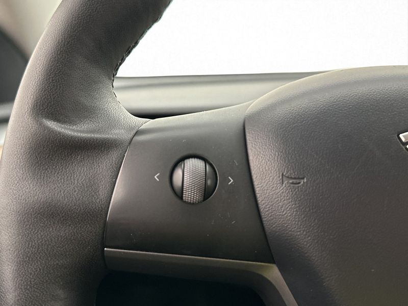 Tesla Model Y bild 27