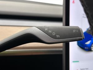 Tesla Model Y bild 28