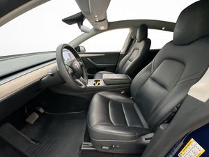 Tesla Model Y bild 17