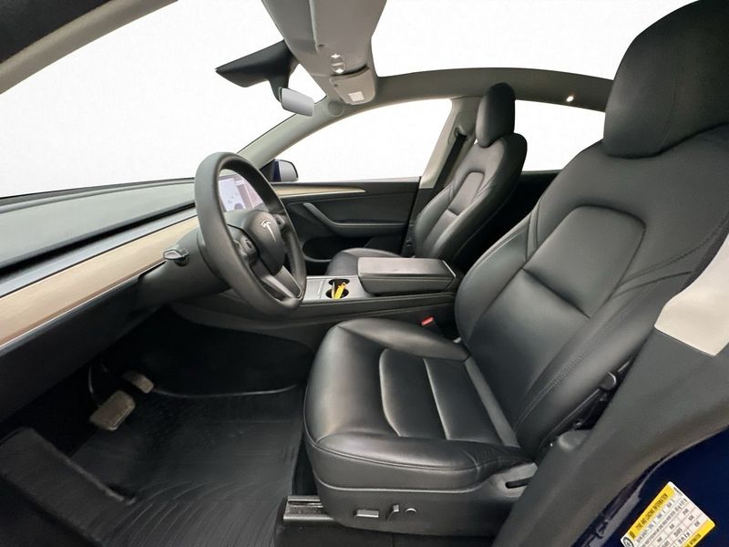 Tesla Model Y bild 17