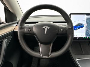 Tesla Model Y bild 15