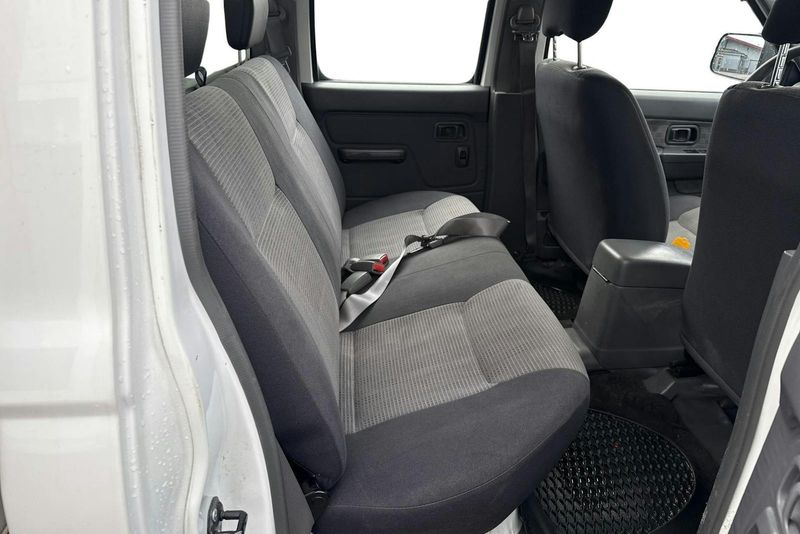 Nissan NP bild 8