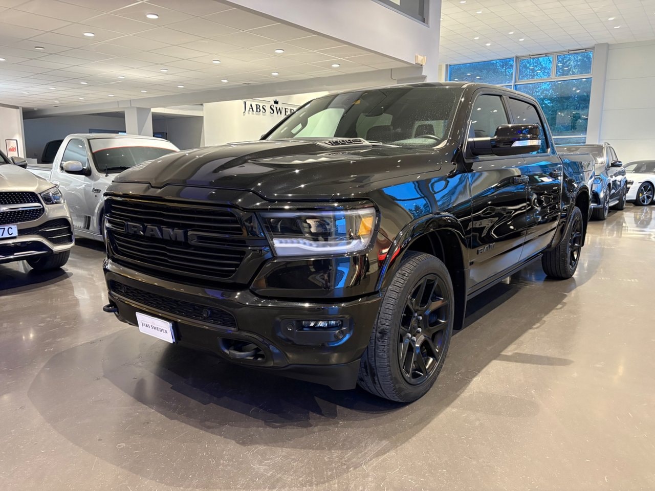 Ram Vi RAM 1500 V8 HEMI Flex Fuel 4x4 TorqueFlite LARAMIE Euro 6 2022, Pickup ...