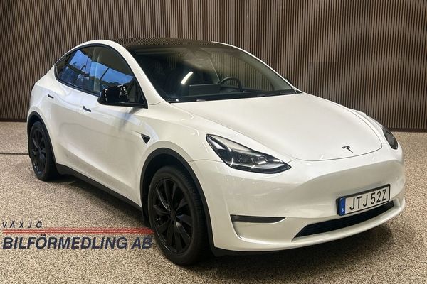 Tesla Model Y Long Range AWD 541hk Pano Läder - 2024