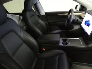 Tesla Model Y bild 12