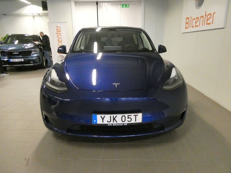 Tesla Model Y bild 8