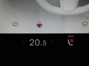 Tesla Model Y bild 16