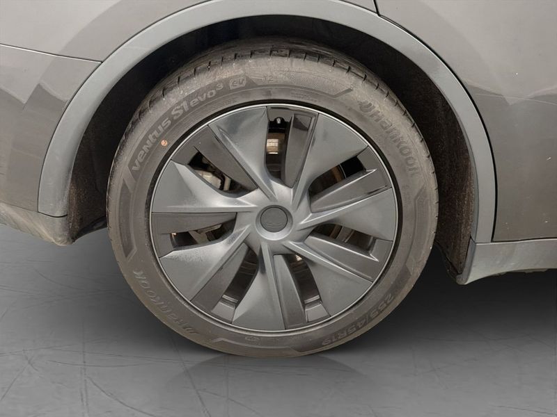 Tesla Model Y bild 33