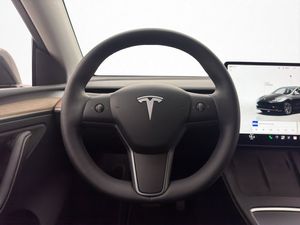 Tesla Model Y bild 13