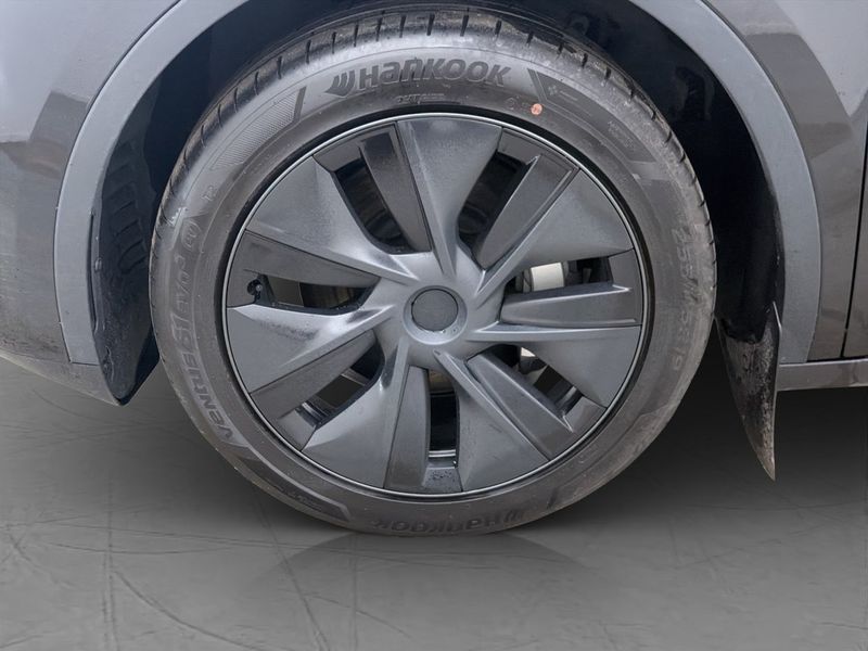 Tesla Model Y bild 32