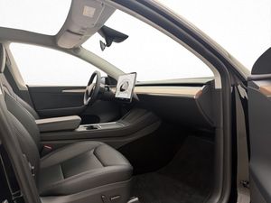 Tesla Model Y bild 35