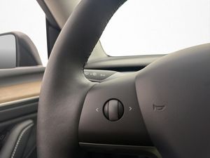 Tesla Model Y bild 24