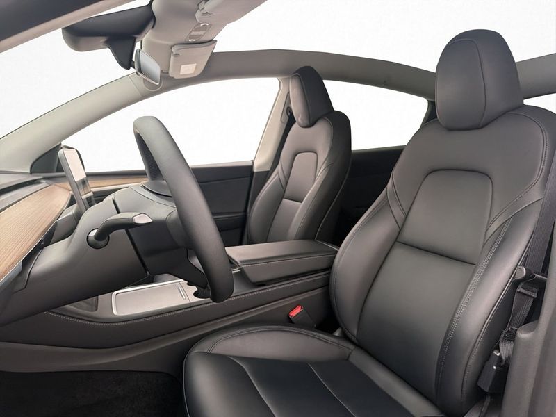 Tesla Model Y bild 12