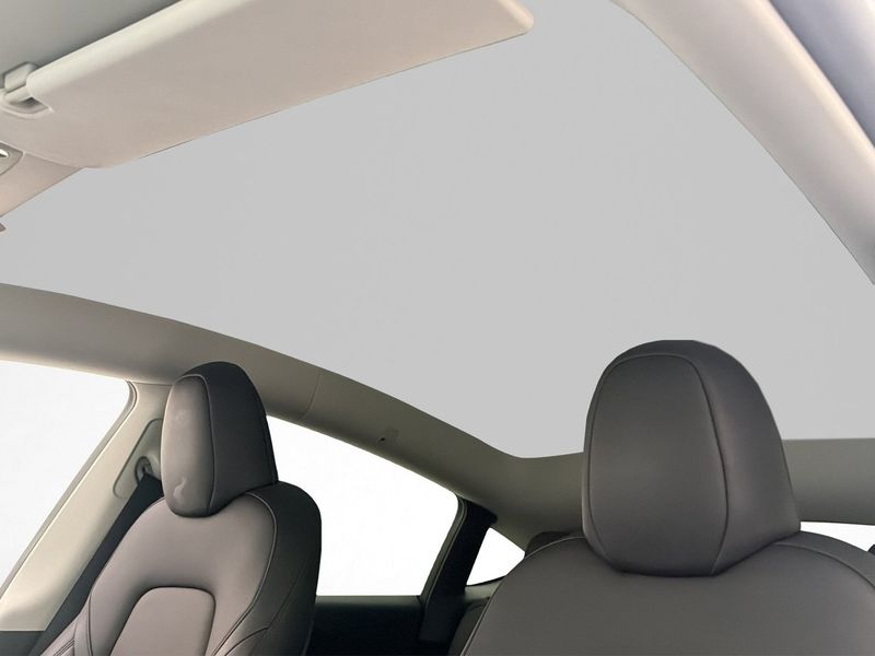 Tesla Model Y bild 15