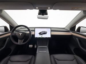 Tesla Model Y bild 23