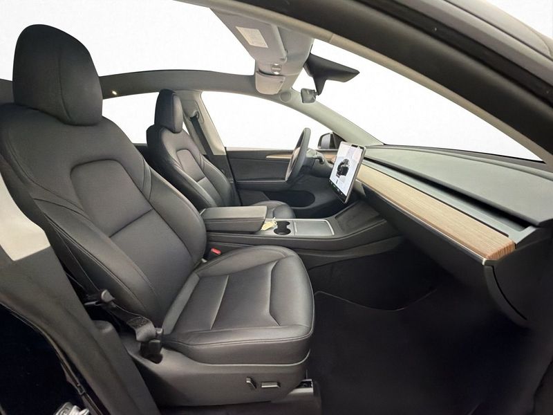 Tesla Model Y bild 14