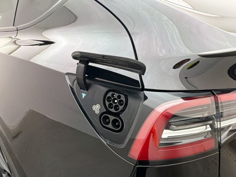 Tesla Model Y bild 10