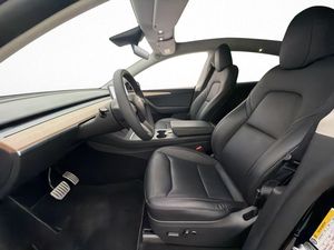 Tesla Model Y bild 12