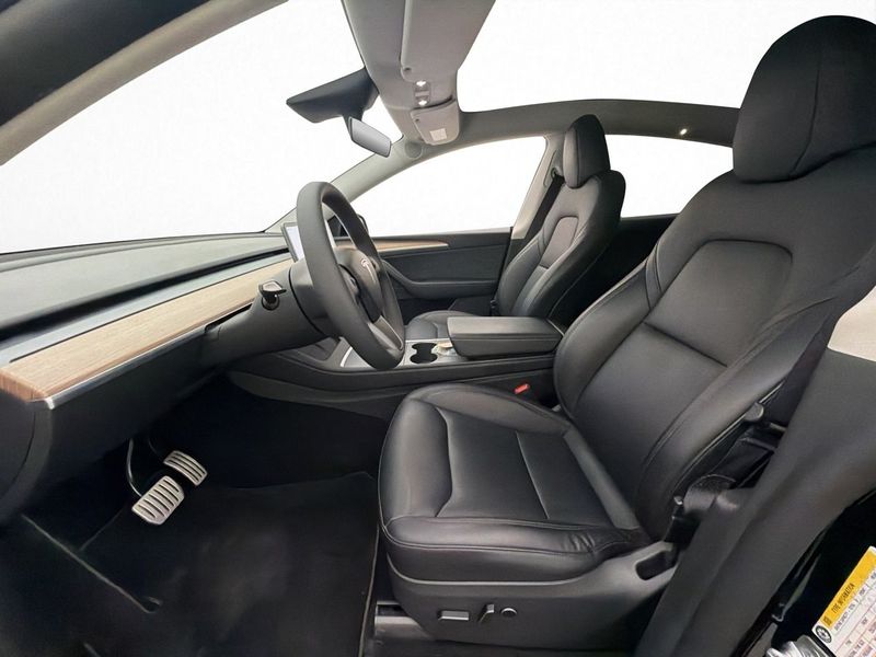 Tesla Model Y bild 12