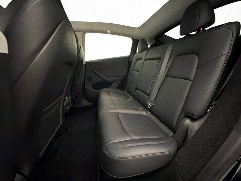 Tesla Model Y bild 27