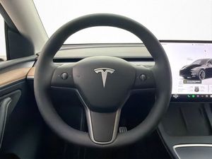 Tesla Model Y bild 13