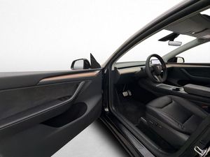 Tesla Model Y bild 33