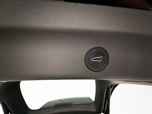 Tesla Model Y bild 28
