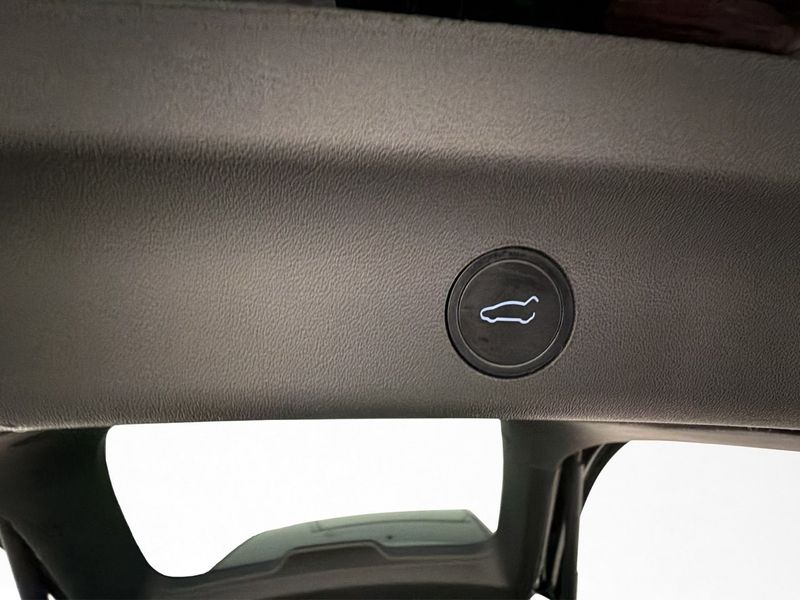 Tesla Model Y bild 28