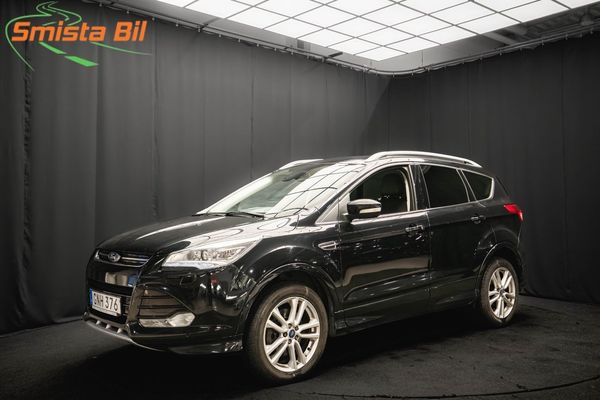 Ford Kuga TDCi AWD Titanium D-VÄRMARE ELBAKLUCKA KEYLESS 180hk - 2015