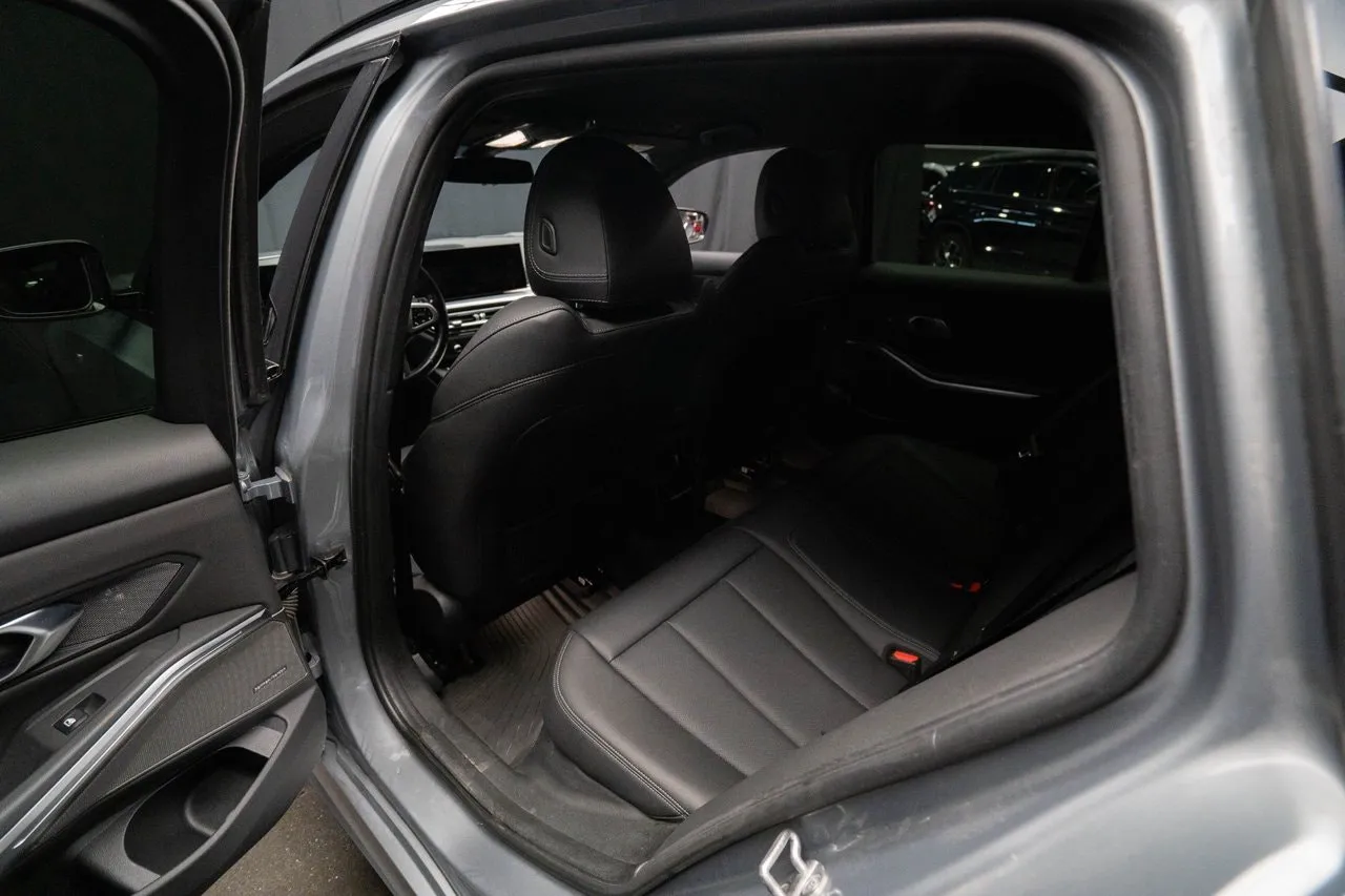 BMW 320 bild 19