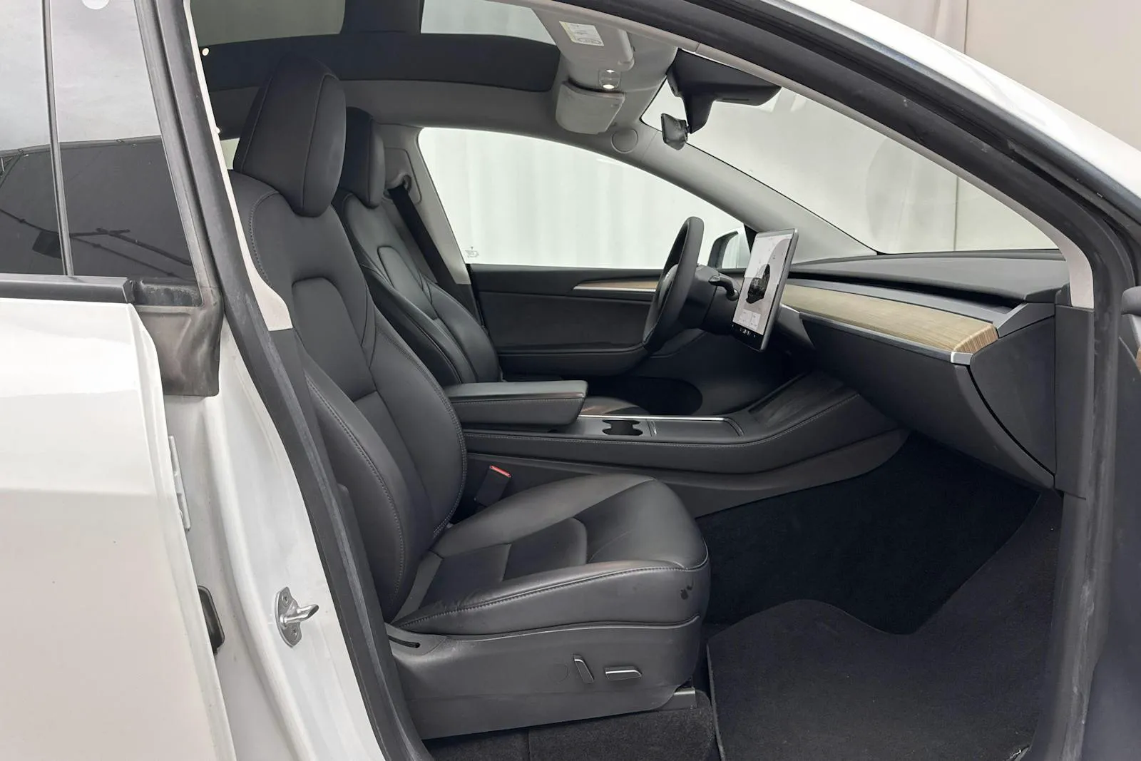 Tesla Model Y bild 7