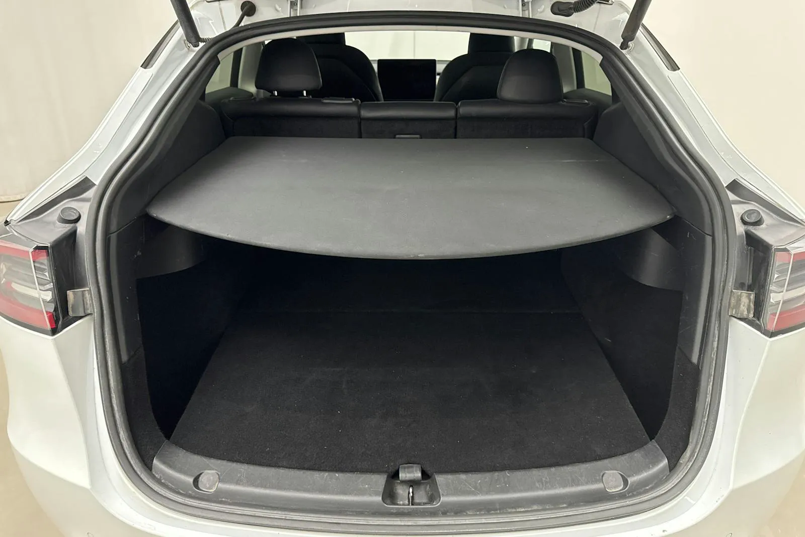 Tesla Model Y bild 10