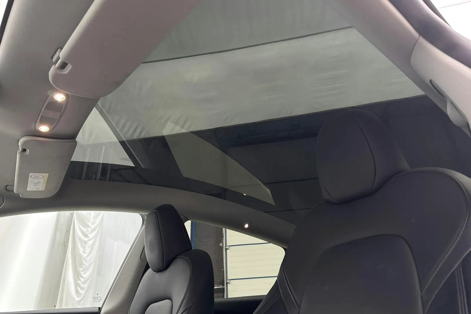 Tesla Model Y bild 18