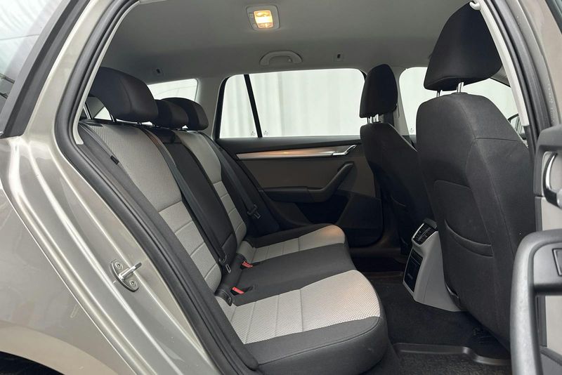 Skoda Octavia bild 8