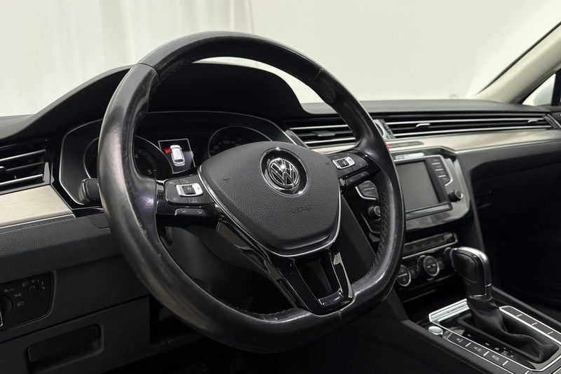 Volkswagen Passat bild 15