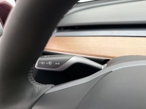 Tesla Model Y bild 34