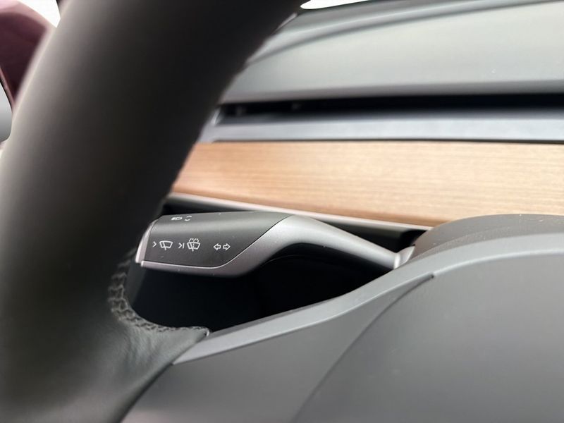 Tesla Model Y bild 34