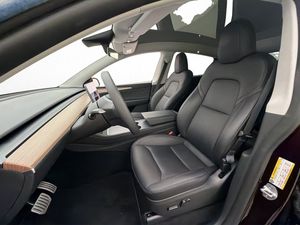 Tesla Model Y bild 13
