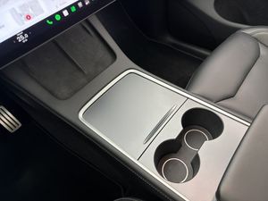 Tesla Model Y bild 30