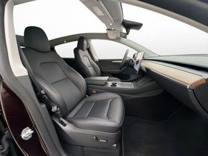 Tesla Model Y bild 18