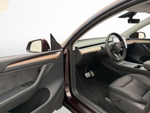 Tesla Model Y bild 12