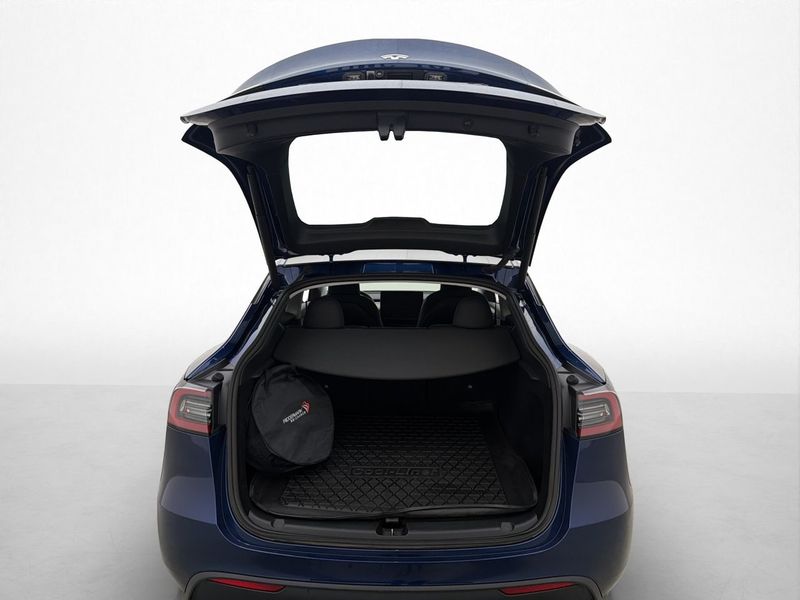 Tesla Model Y bild 19